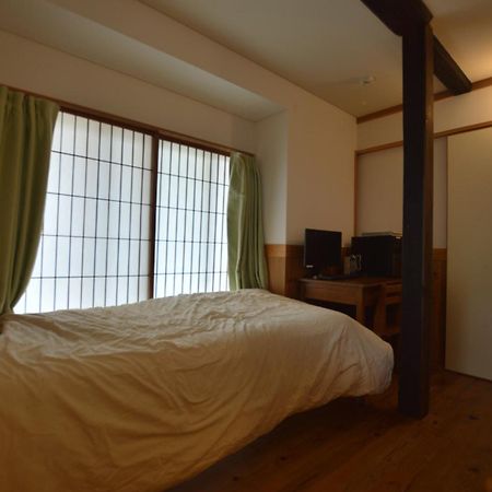 Guest House Ilonggo Tsu Eksteriør billede