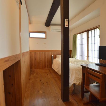 Guest House Ilonggo Tsu Eksteriør billede
