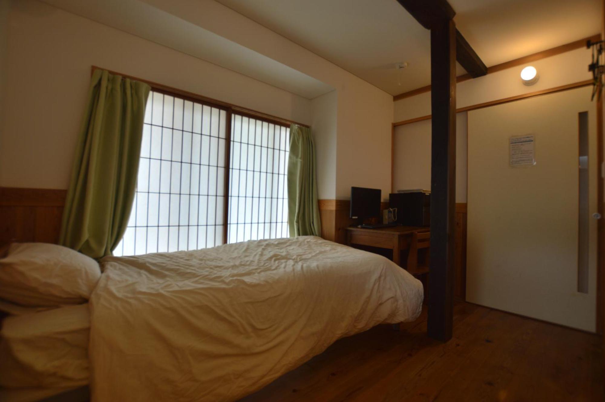 Guest House Ilonggo Tsu Eksteriør billede