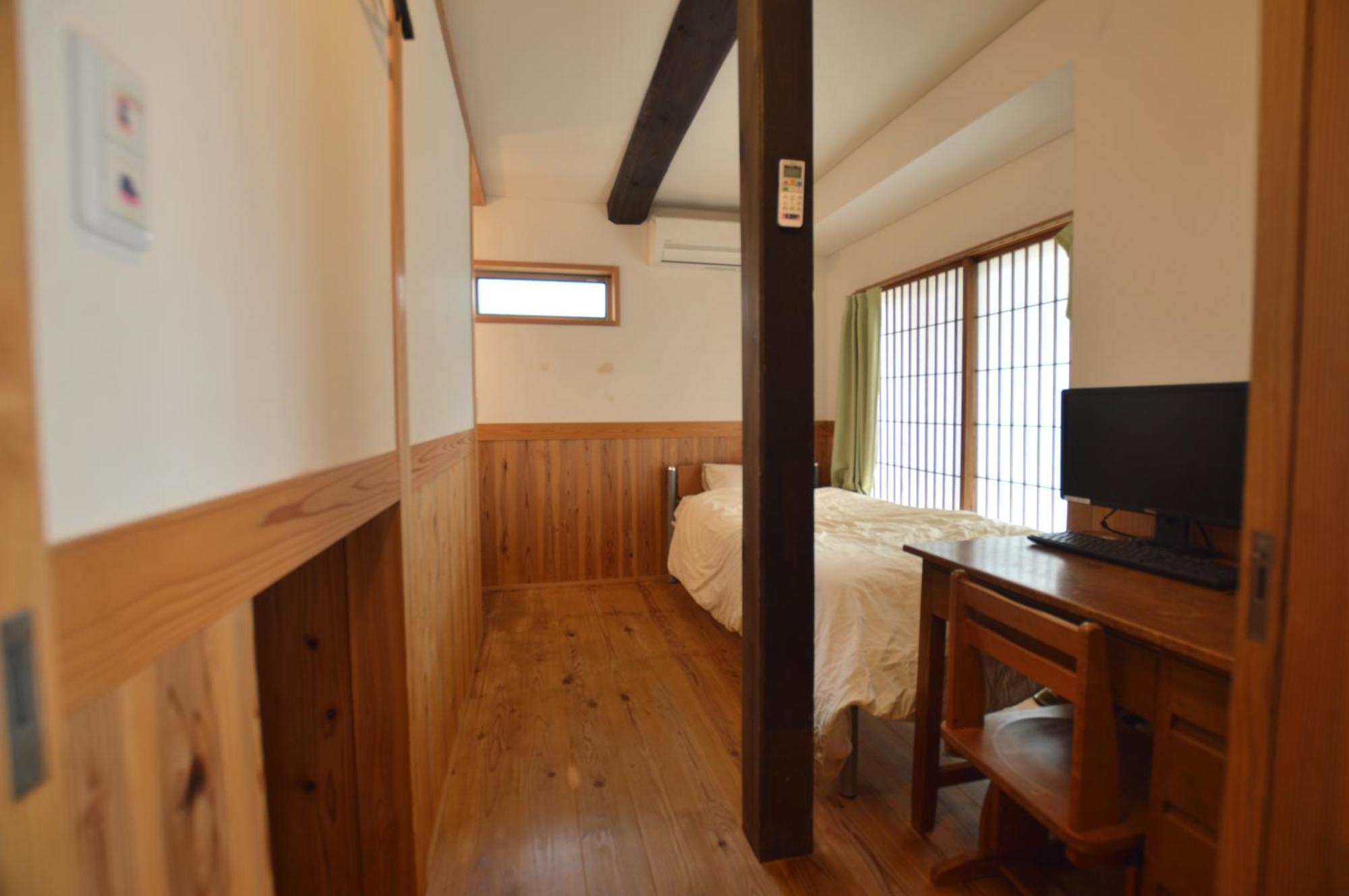 Guest House Ilonggo Tsu Eksteriør billede