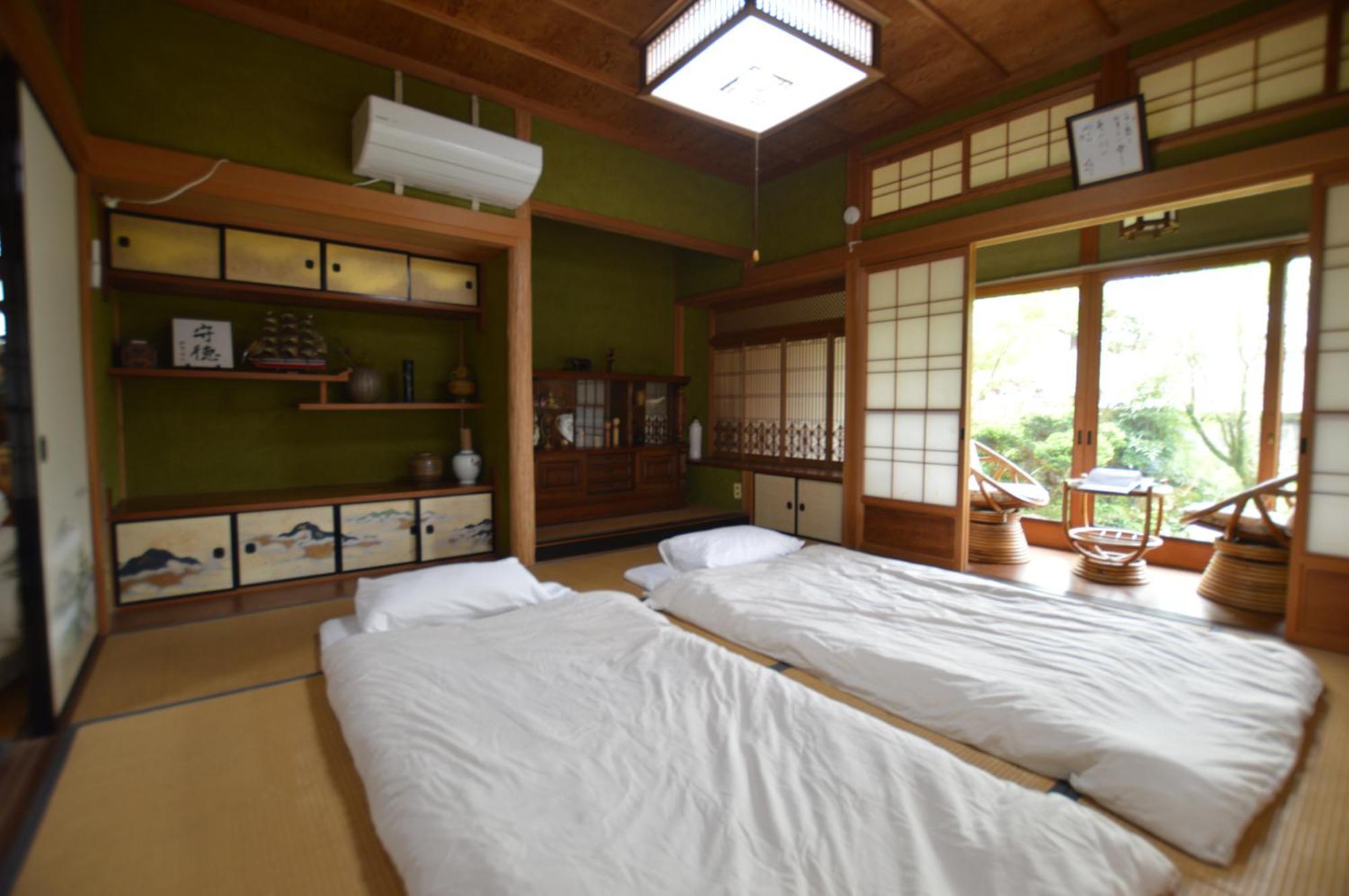Guest House Ilonggo Tsu Eksteriør billede