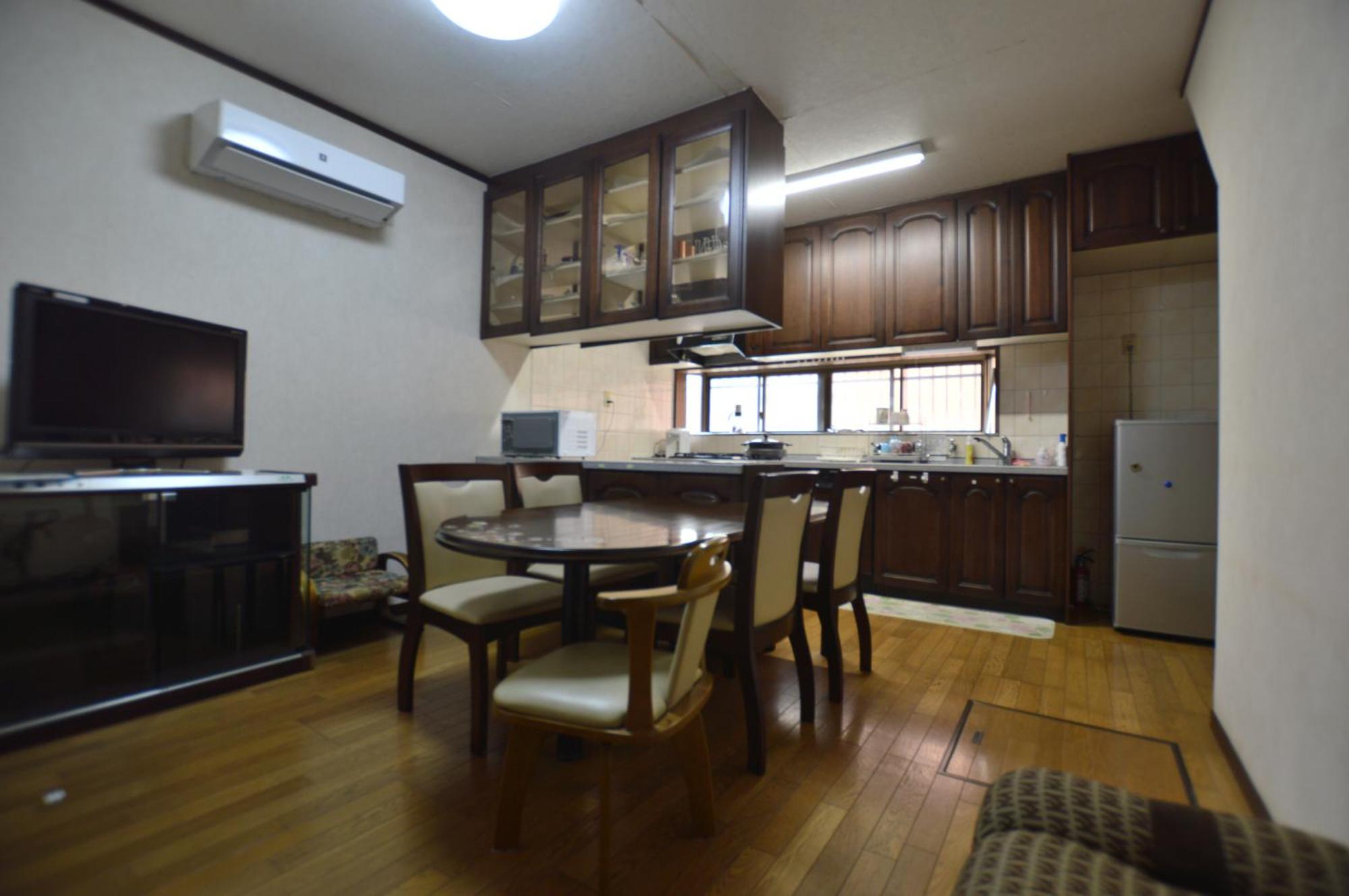 Guest House Ilonggo Tsu Eksteriør billede