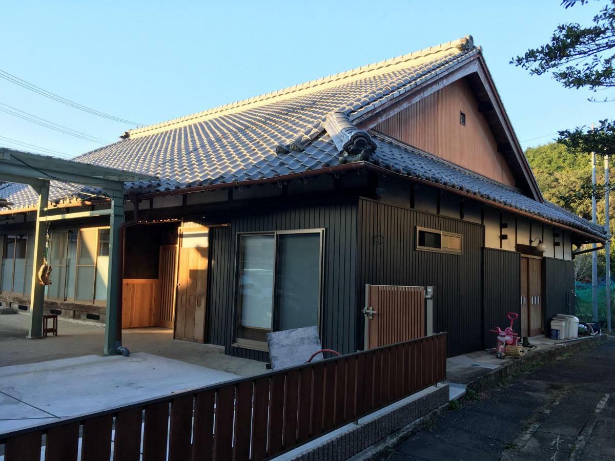 Guest House Ilonggo Tsu Eksteriør billede